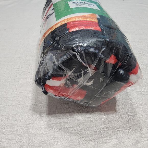 Clown plush blanket 60'' x 80''in - Picture 5 of 6